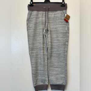 Reebok NWT cuffed Capri joggers size S/CH,